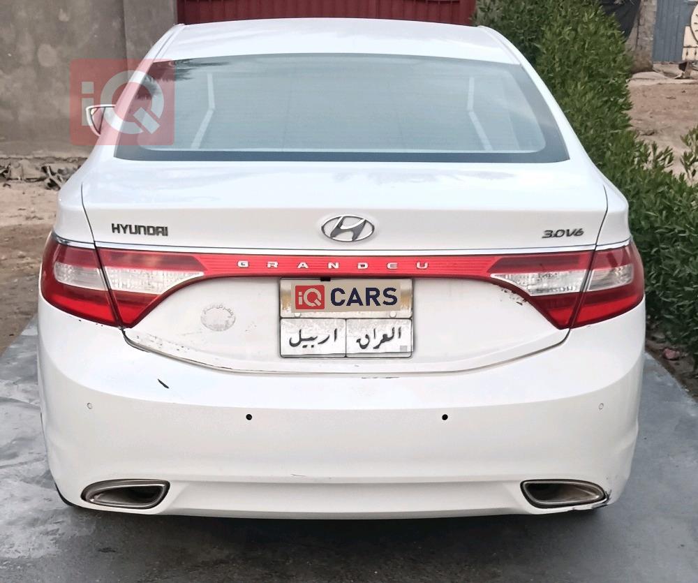 هيونداي أزيرا